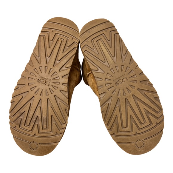 Ugg Australia Remora Bootie. Chestnut. Size 6 - Picture 6 of 7